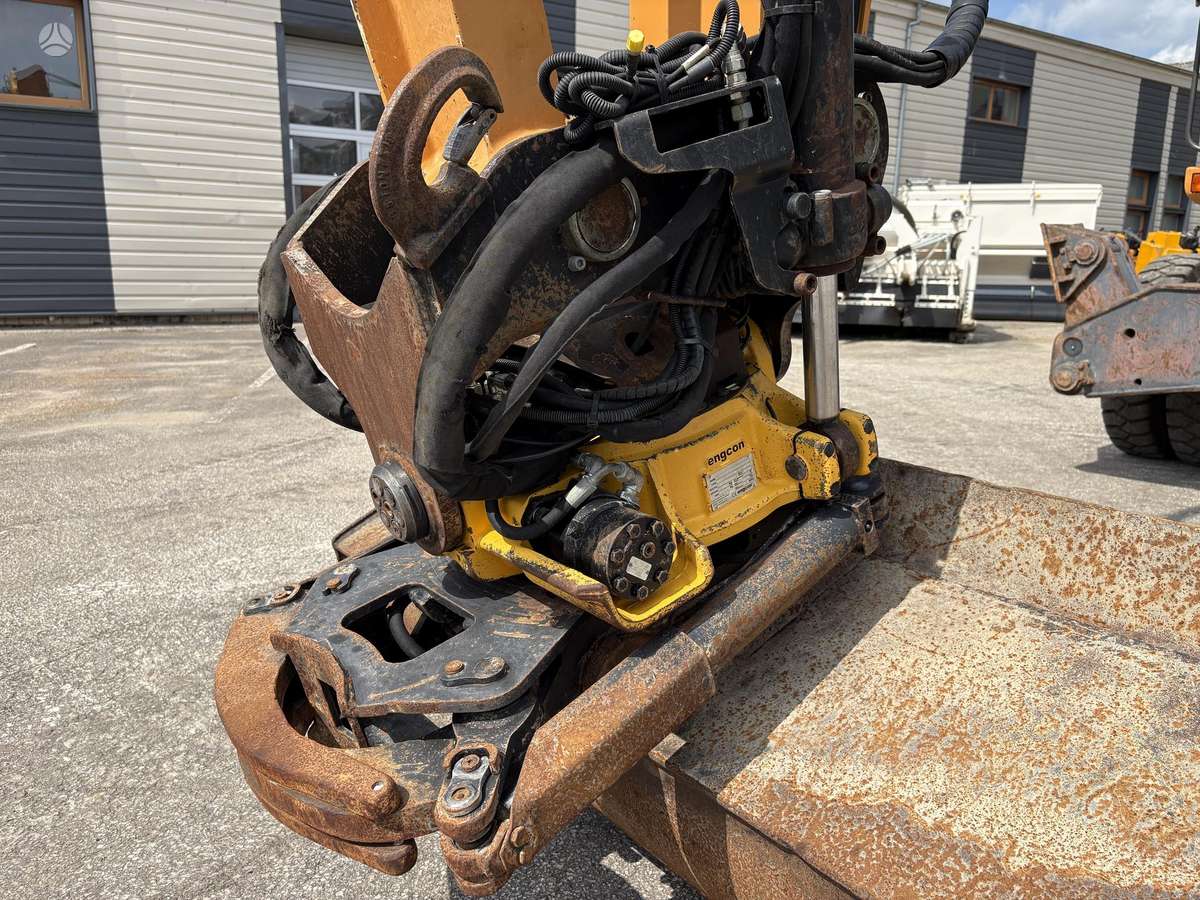 Case WX168, excavator