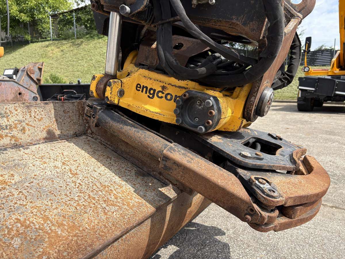 Case WX168, excavator