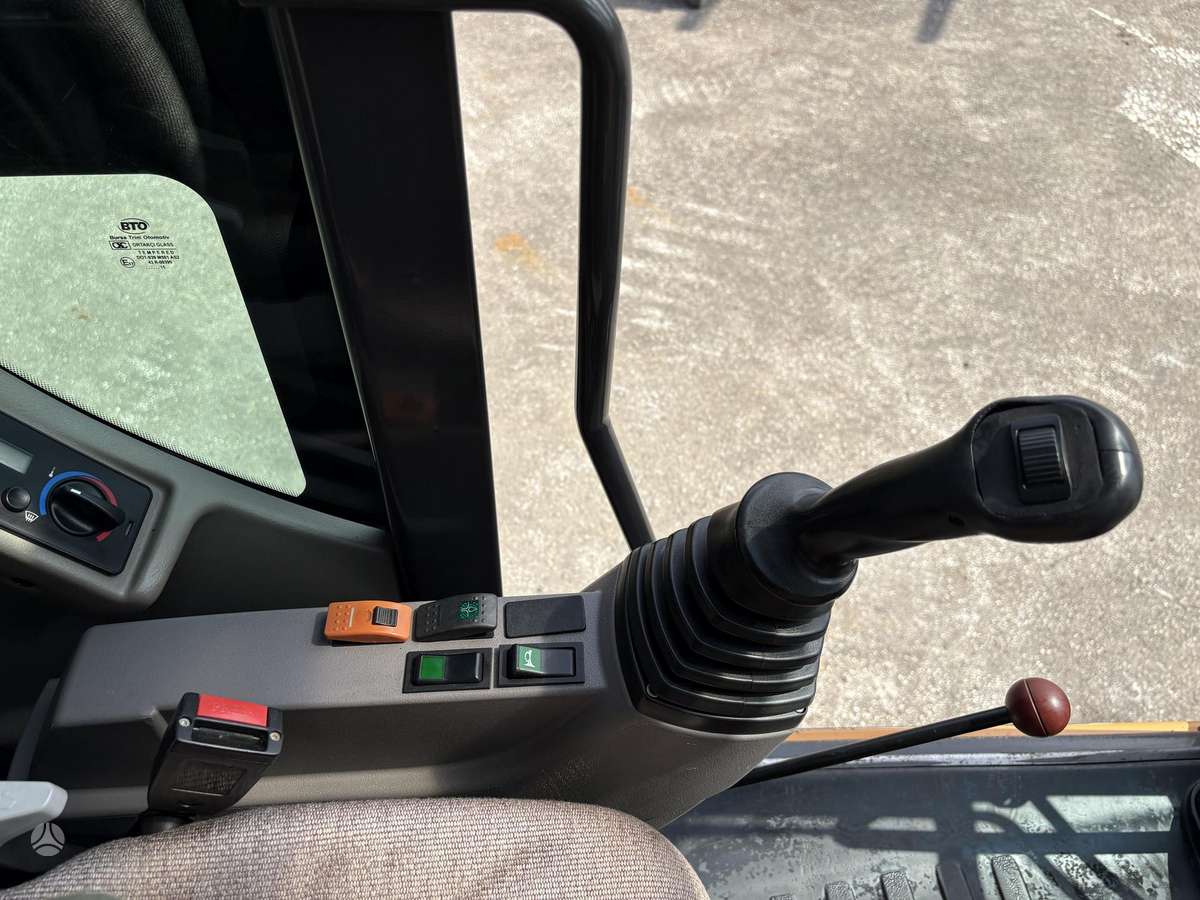 Case WX168, excavator