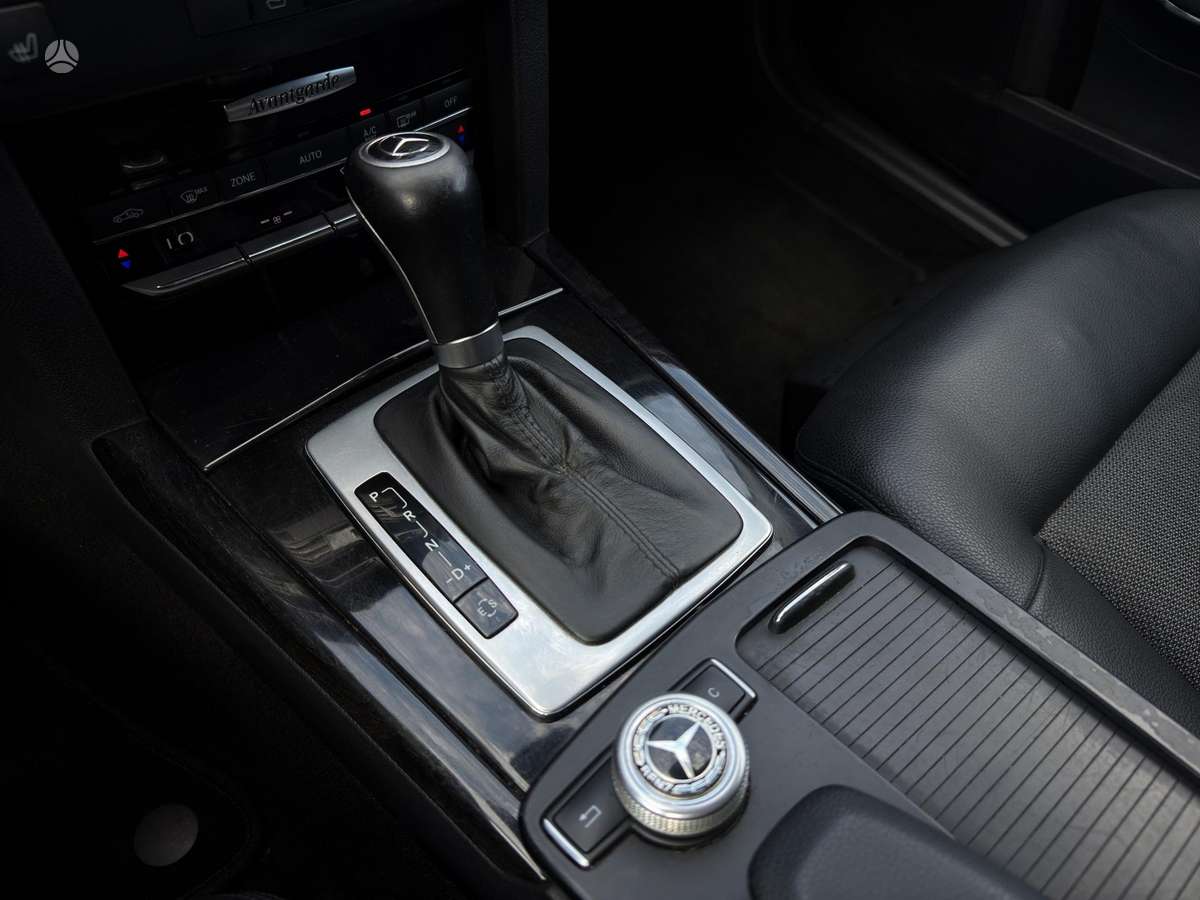 Mercedes-Benz E200, 2.1 l., Универсал