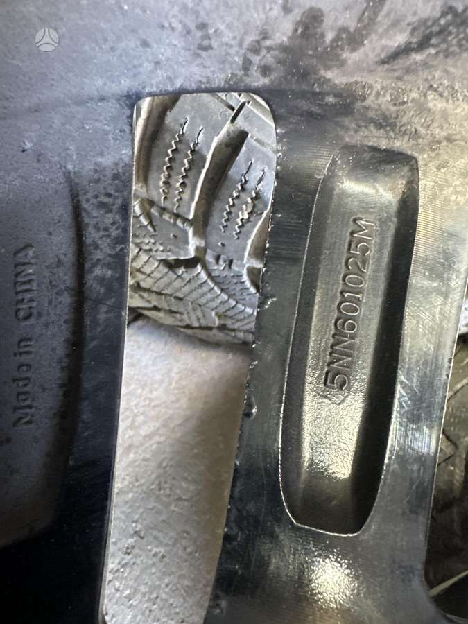 Volkswagen, light alloy, R17