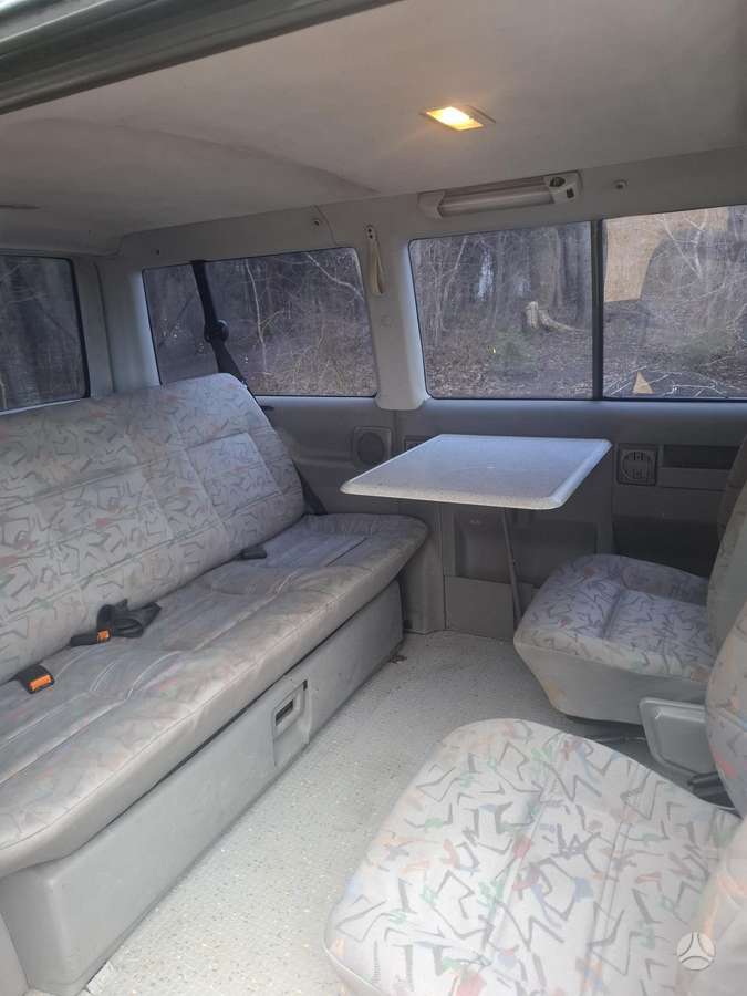 Volkswagen Multivan - 10