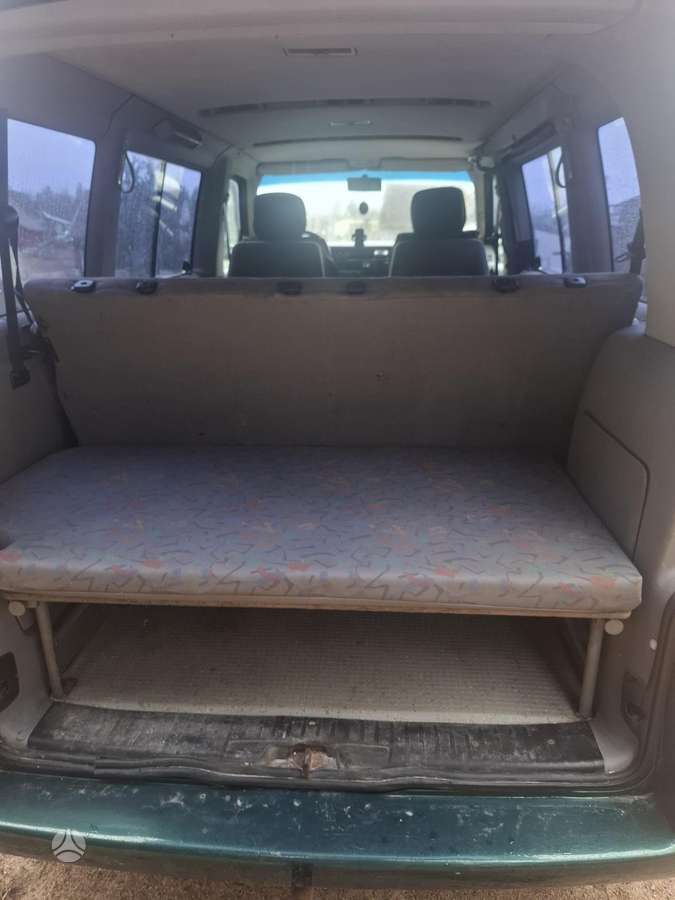 Volkswagen Multivan - 11