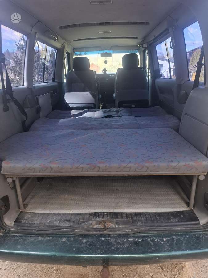 Volkswagen Multivan - 12