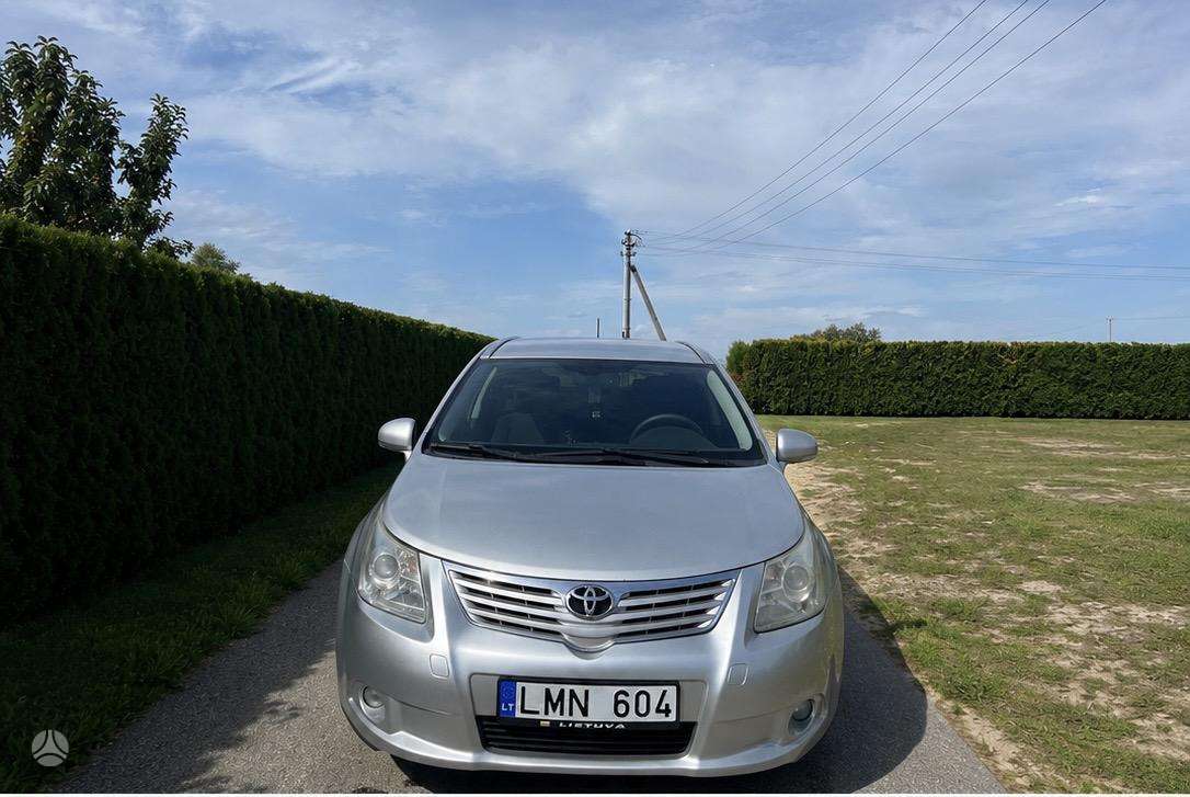 Toyota Avensis - 1