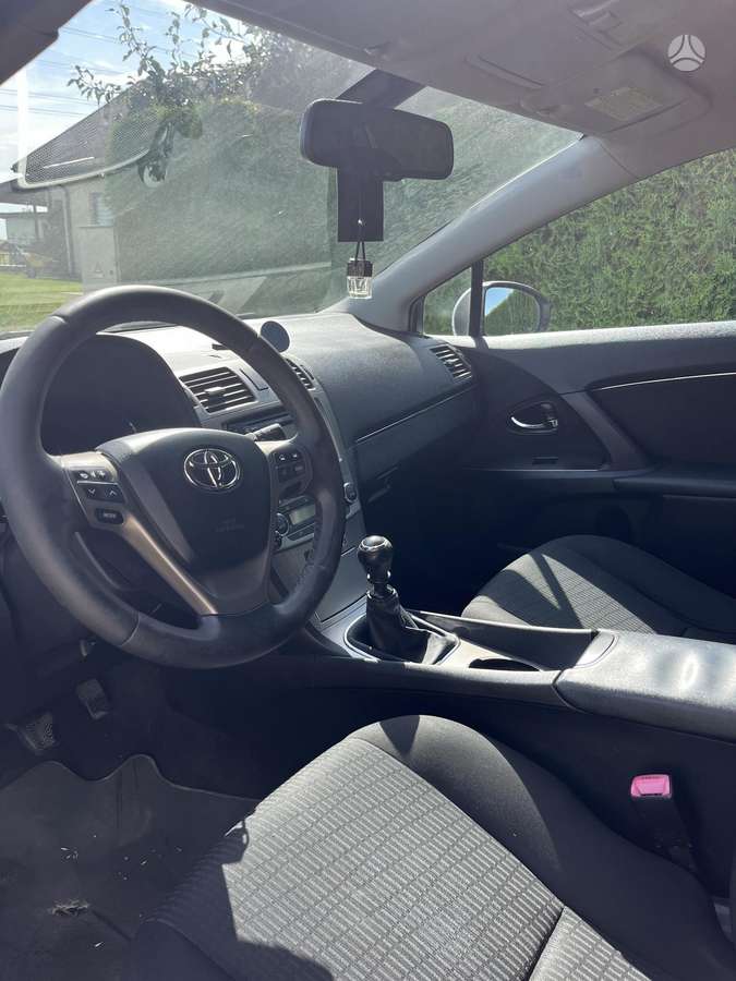 Toyota Avensis - 7