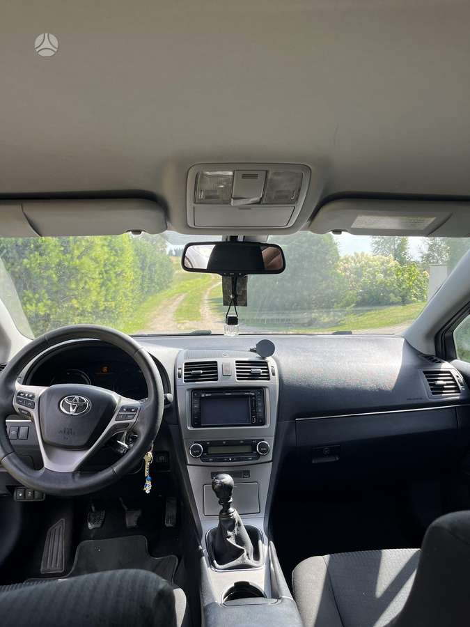 Toyota Avensis - 8