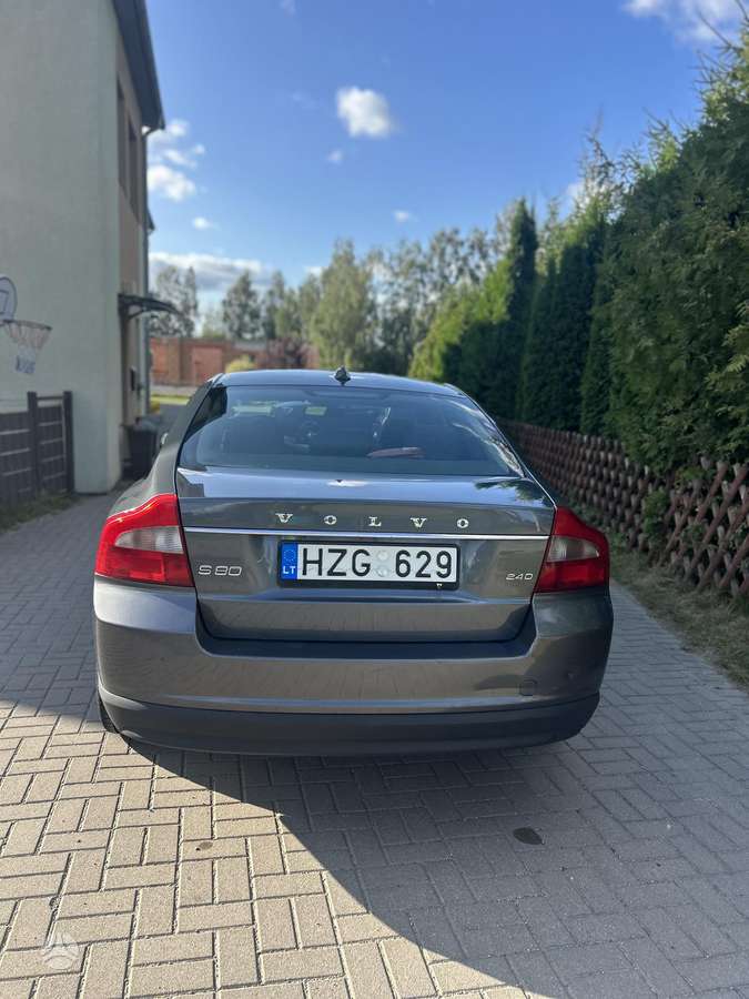 Volvo S80, 2.4 l., Седан