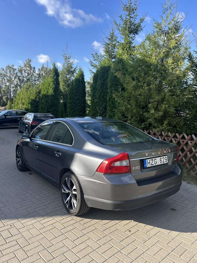 Volvo S80, 2.4 l., Седан