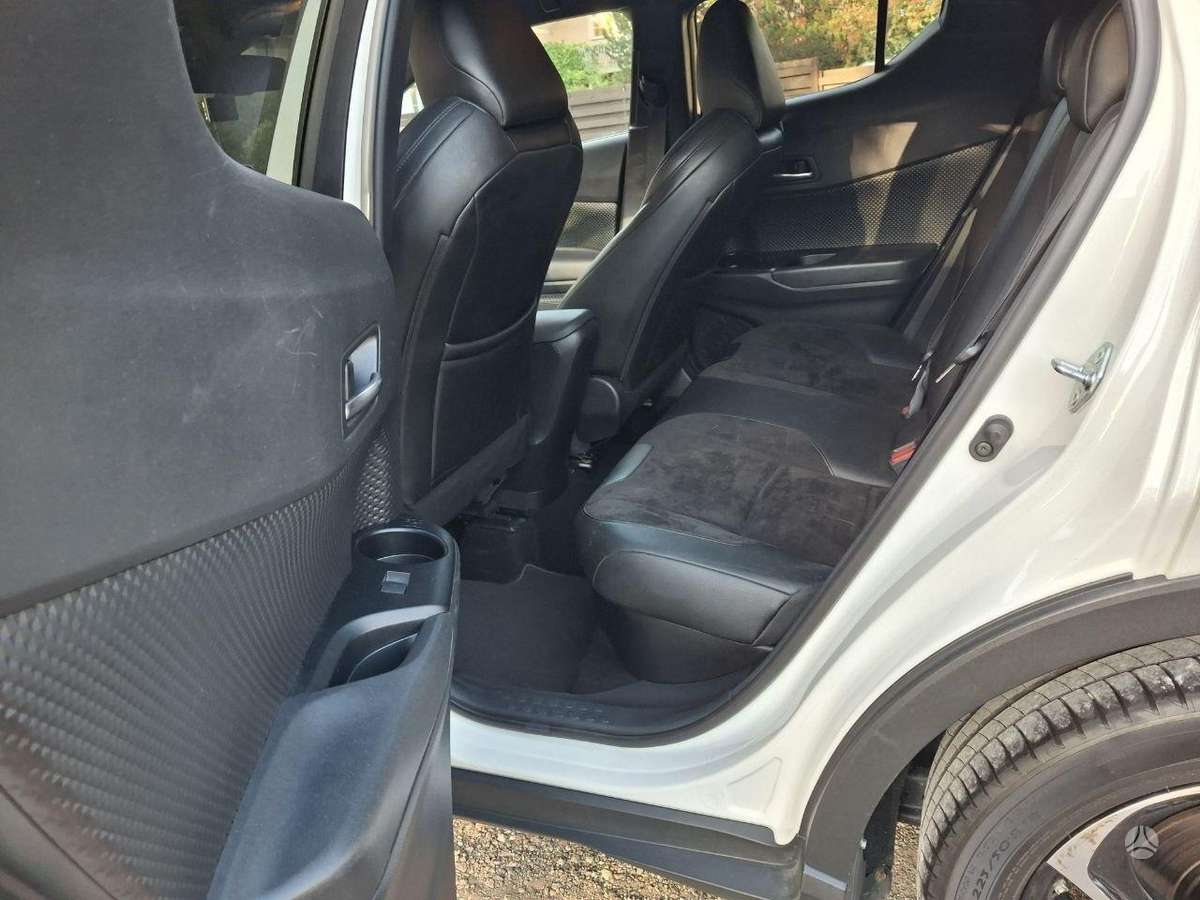 Toyota C-HR - 12