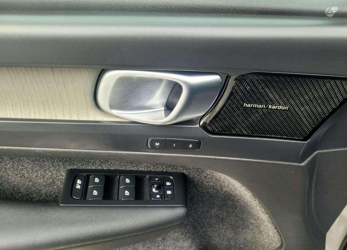 Volvo XC40 - 11