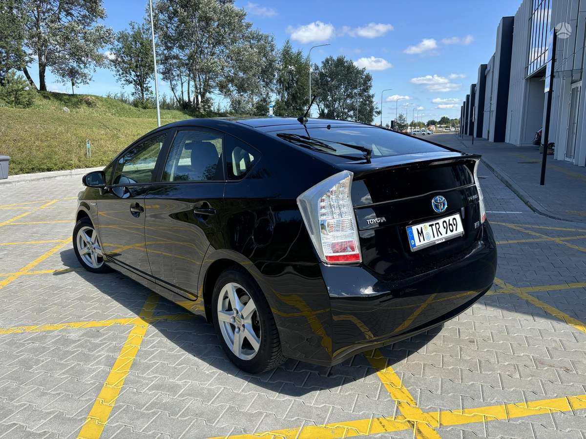 Toyota Prius - 3