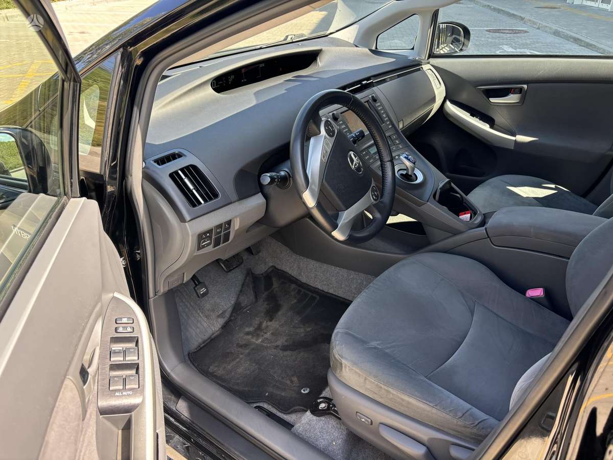 Toyota Prius - 11