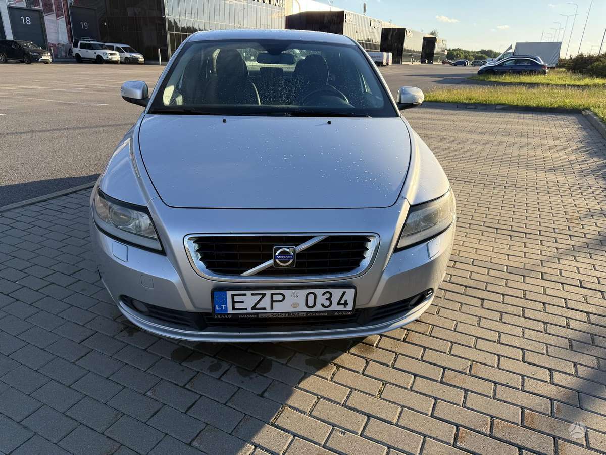 Volvo S40, 2.4 l., Седан