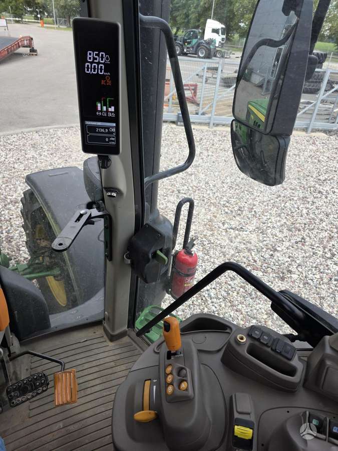 John Deere 6155M, traktoriai