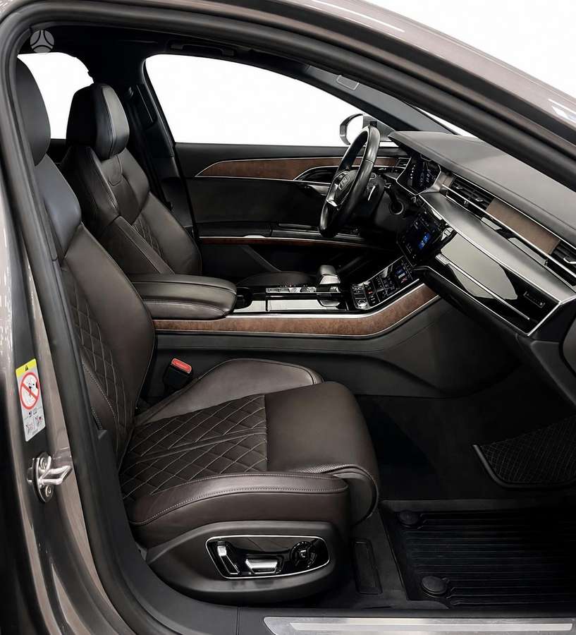 Audi A8, 3.0 l., Седан