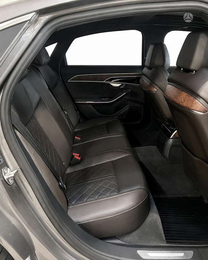 Audi A8, 3.0 l., Седан