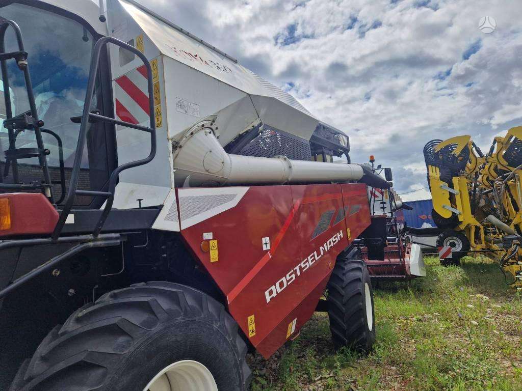 Rostselmash Nova 330, комбайны