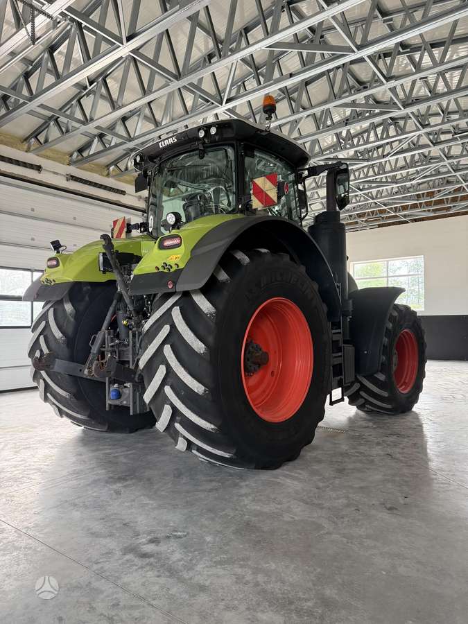 Claas Axion 960 CMATIC, traktoriai