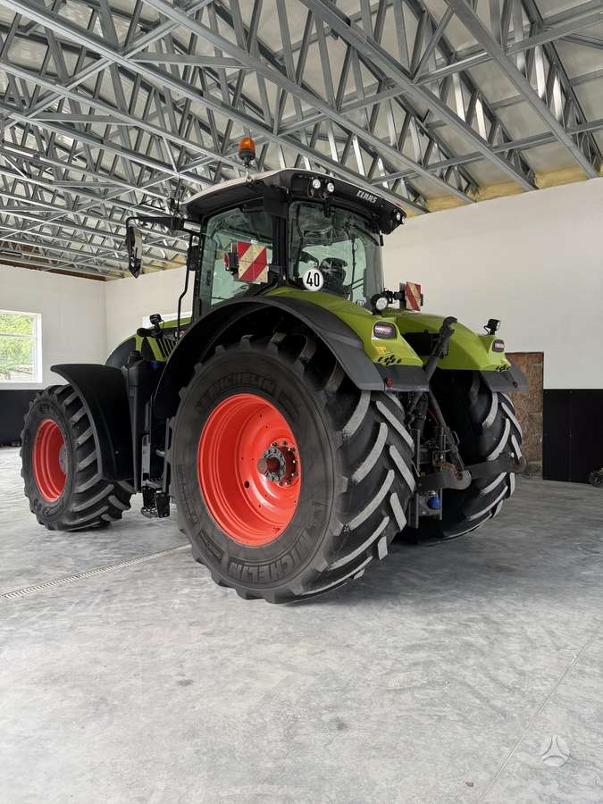 Claas Axion 960 CMATIC, traktoriai