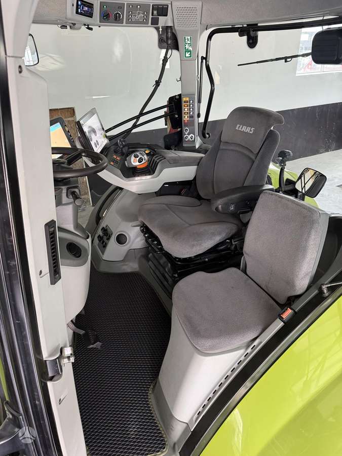 Claas Axion 960 CMATIC, traktoriai