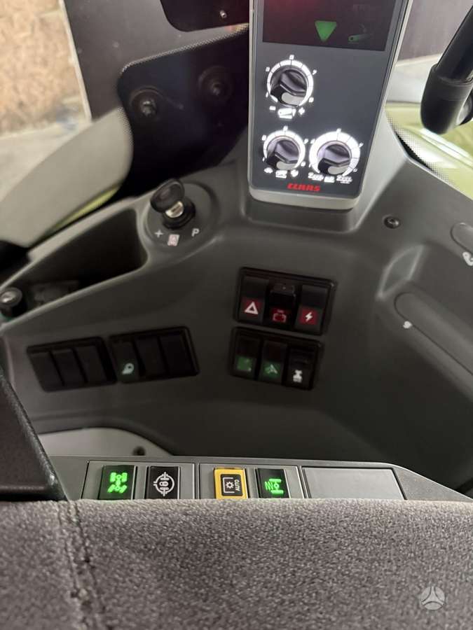 Claas Axion 960 CMATIC, traktoriai