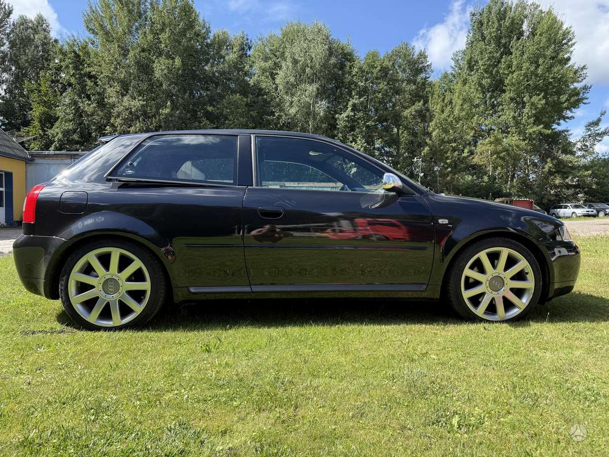 Audi S3, 1.8 l., hatchback