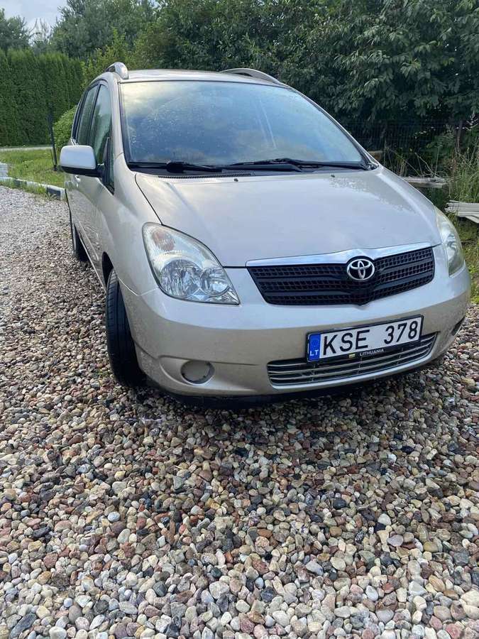 Toyota Corolla Verso - 1