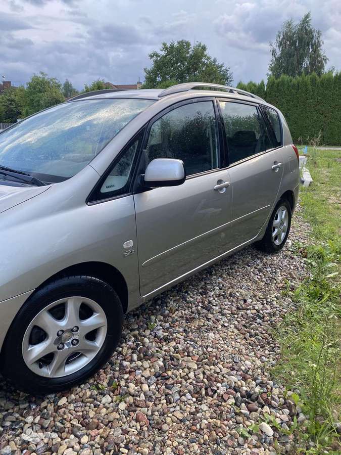 Toyota Corolla Verso - 2