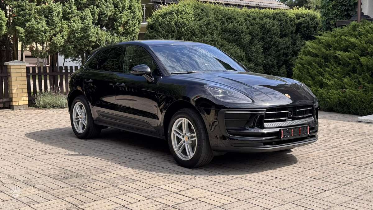 Porsche Macan - 1