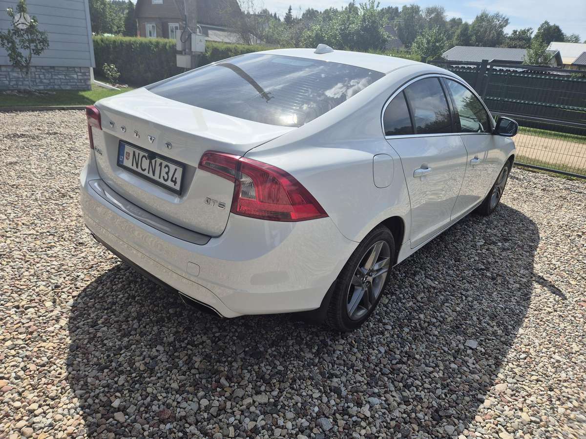 Volvo S60, 2.5 l., Седан
