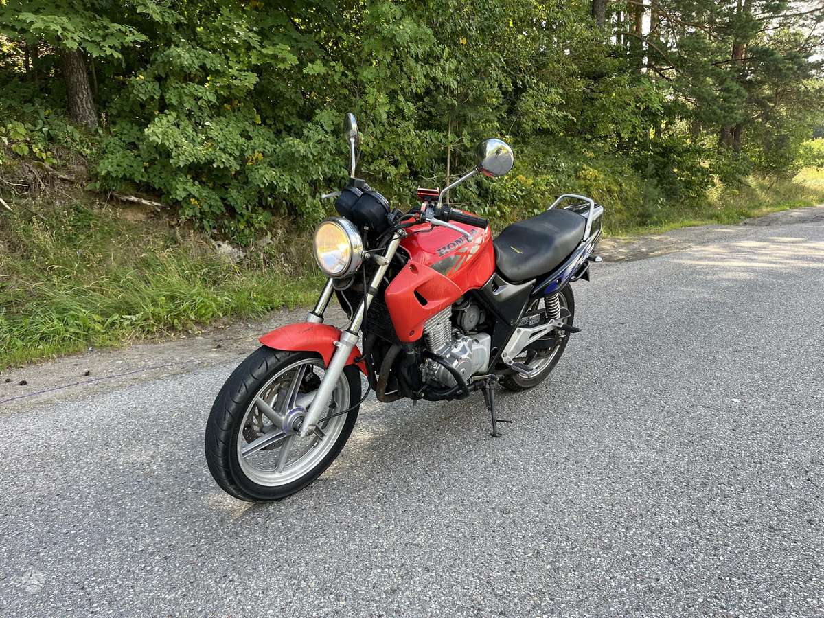 Honda CB 500cc, street / classic