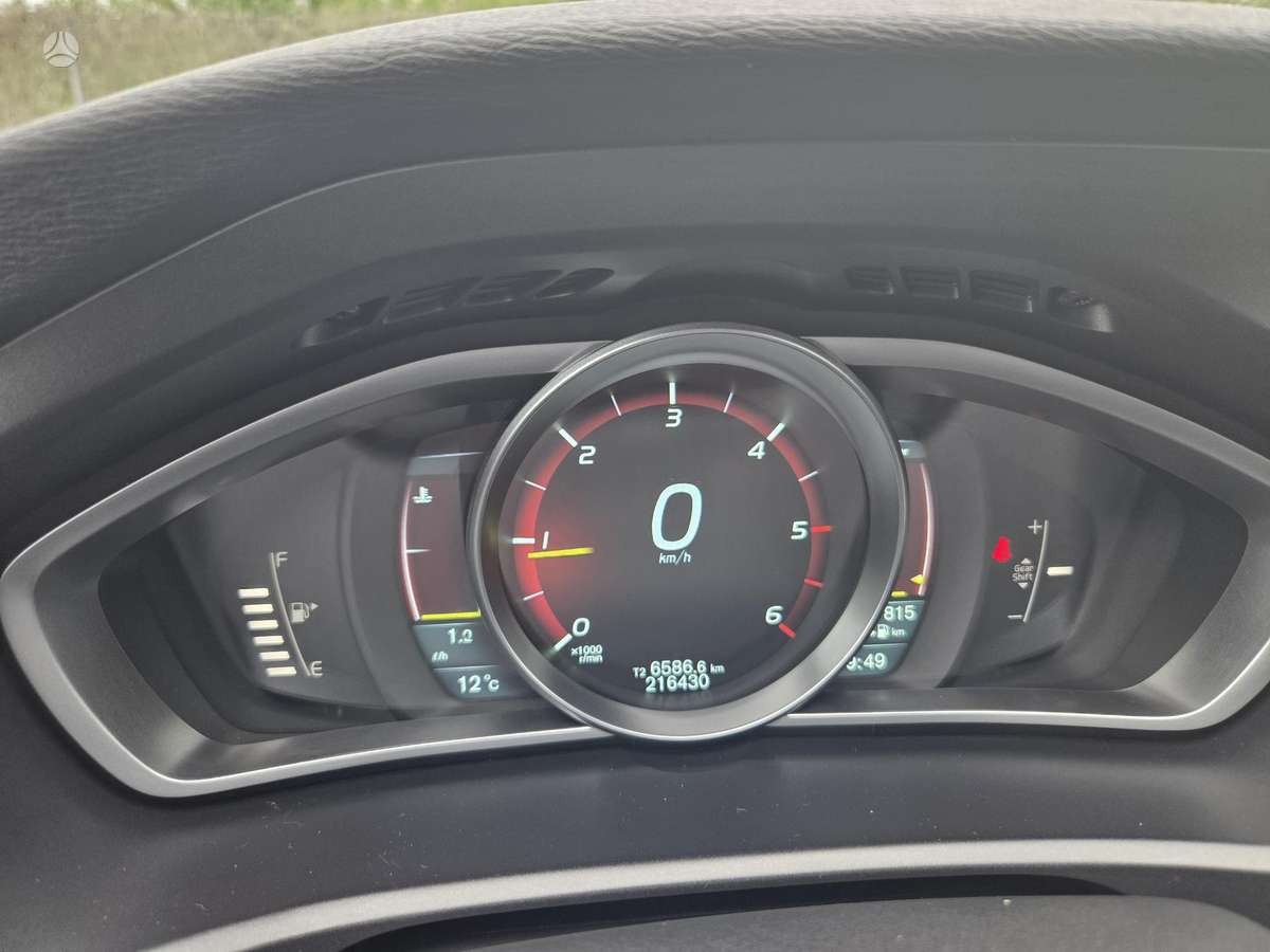 Volvo V40 - 8