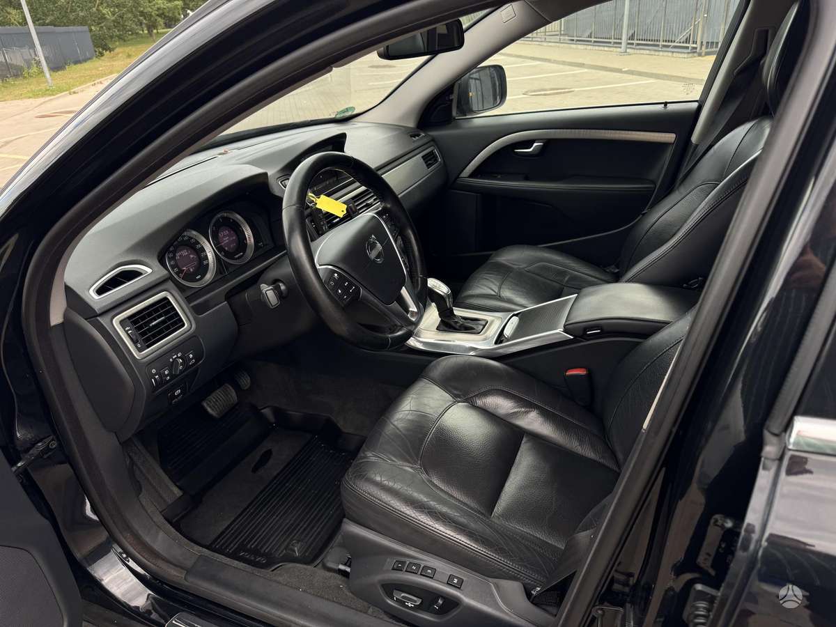 Volvo XC70, 2.4 l., wagon