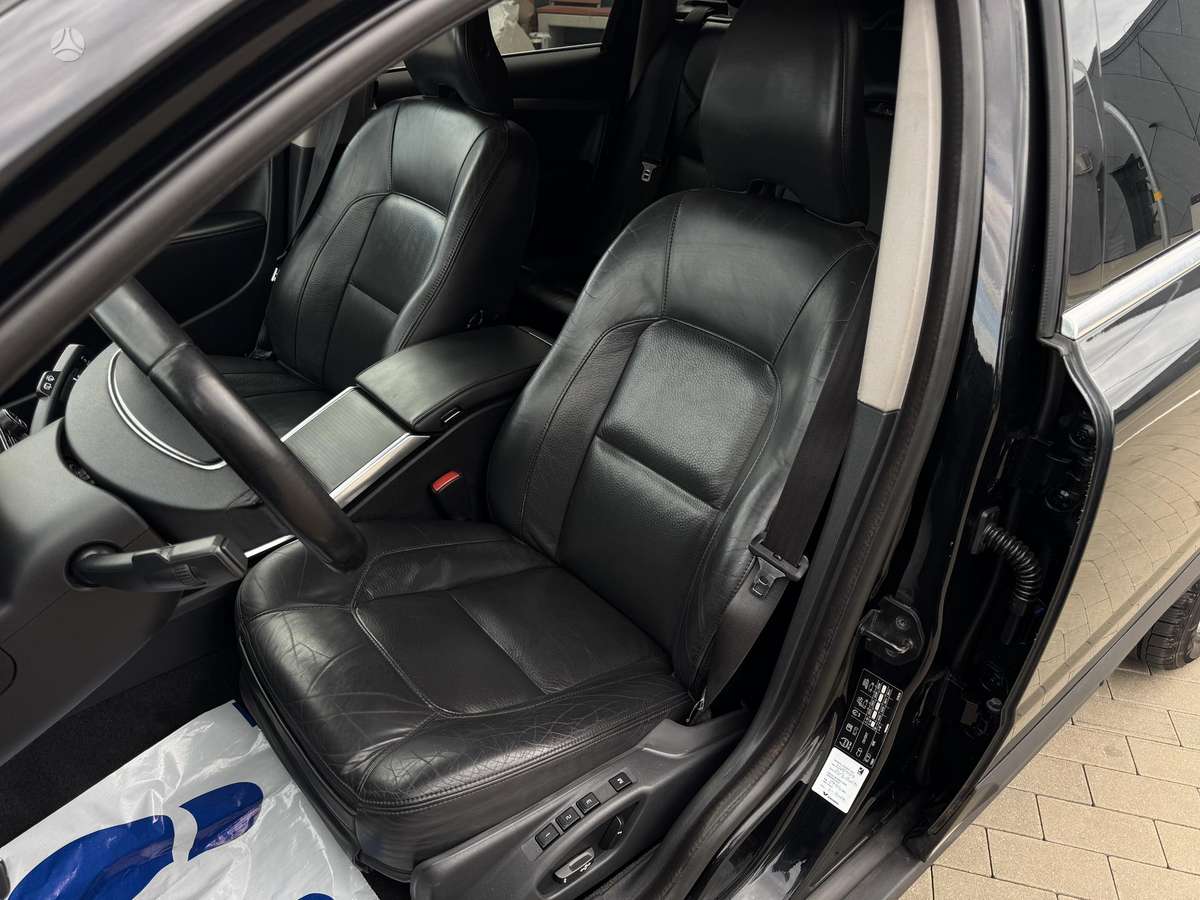 Volvo XC70, 2.4 l., wagon
