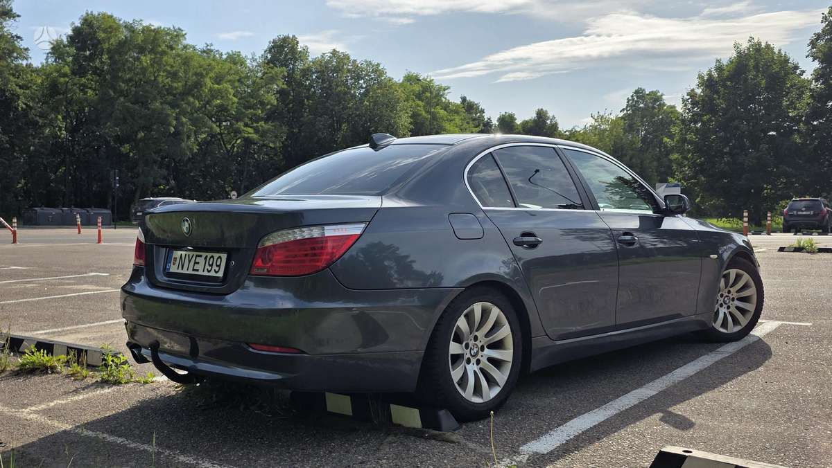 BMW 520, 2.0 l., Седан