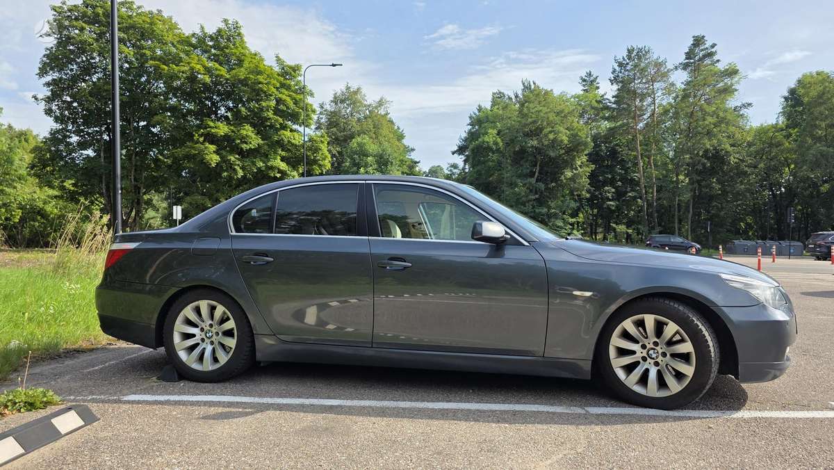 BMW 520, 2.0 l., Седан