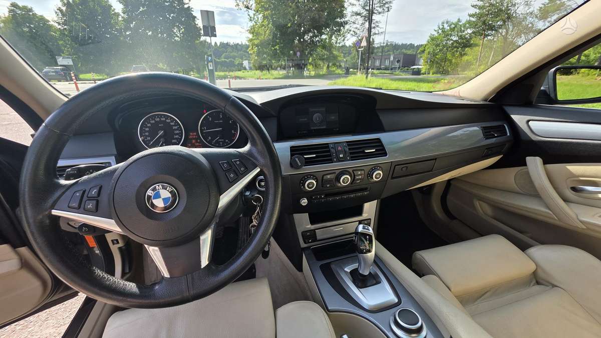 BMW 520, 2.0 l., Седан