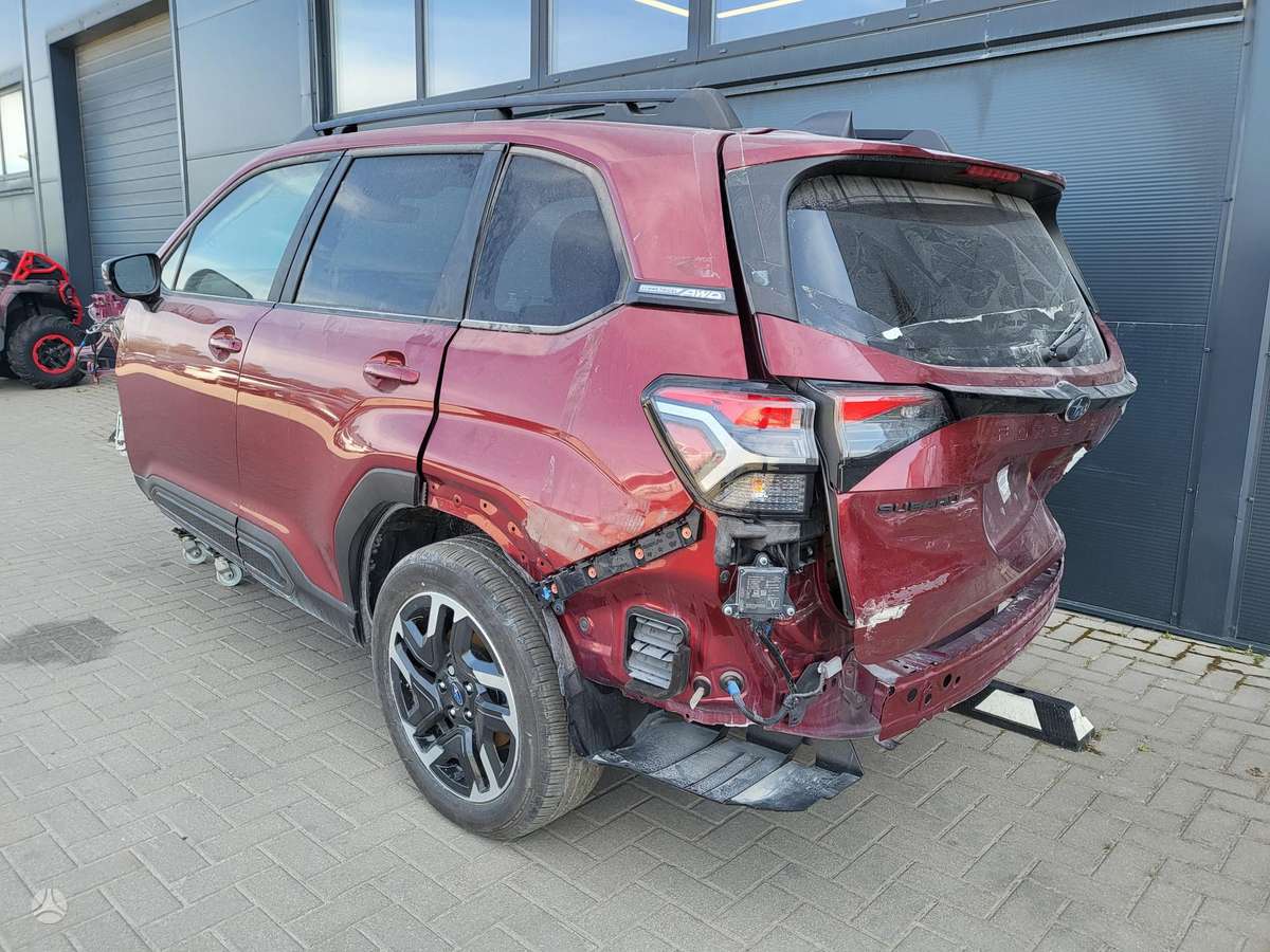 Subaru Forester dalimis