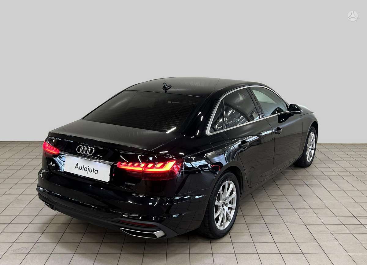 Audi A4, 2.0 l., Седан