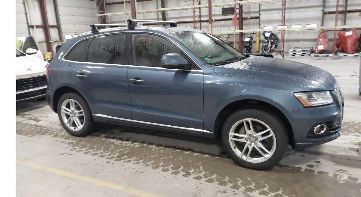Audi Q5, 2.0 l., off-road / crossover