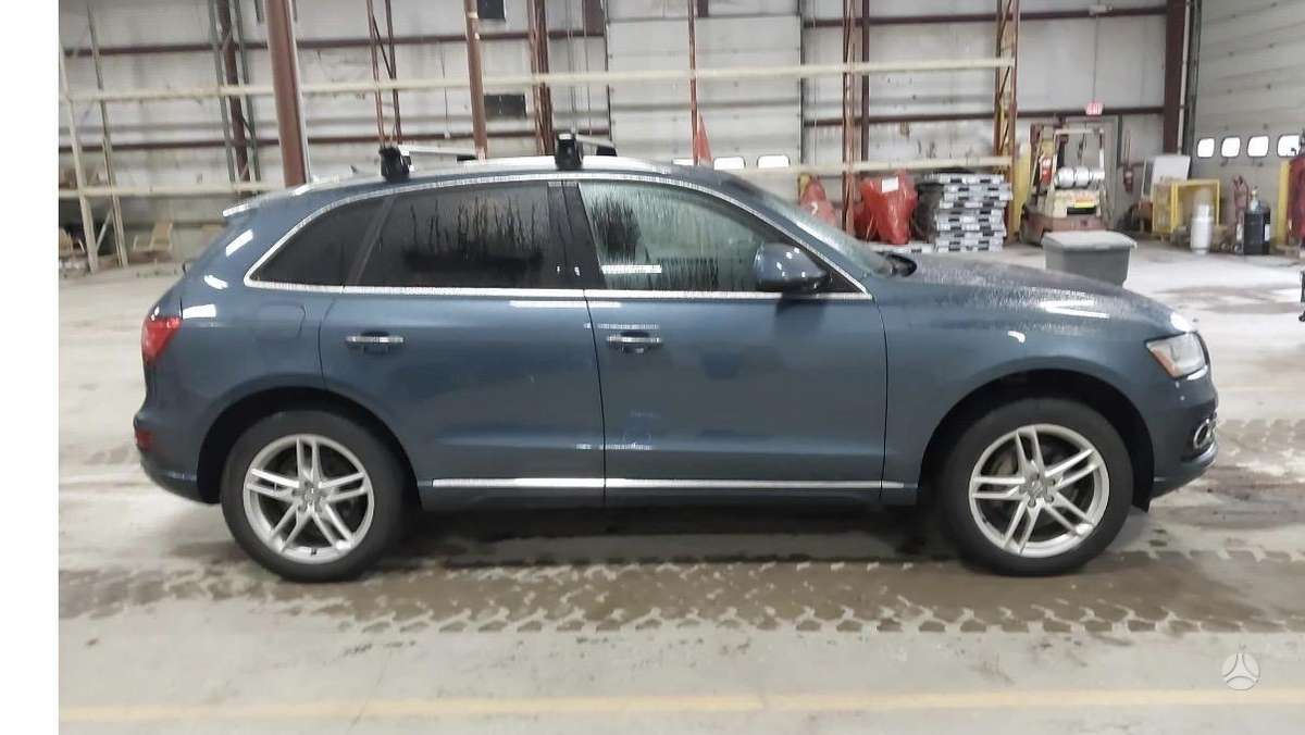 Audi Q5, 2.0 l., off-road / crossover