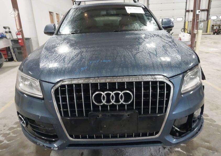 Audi Q5, 2.0 l., off-road / crossover