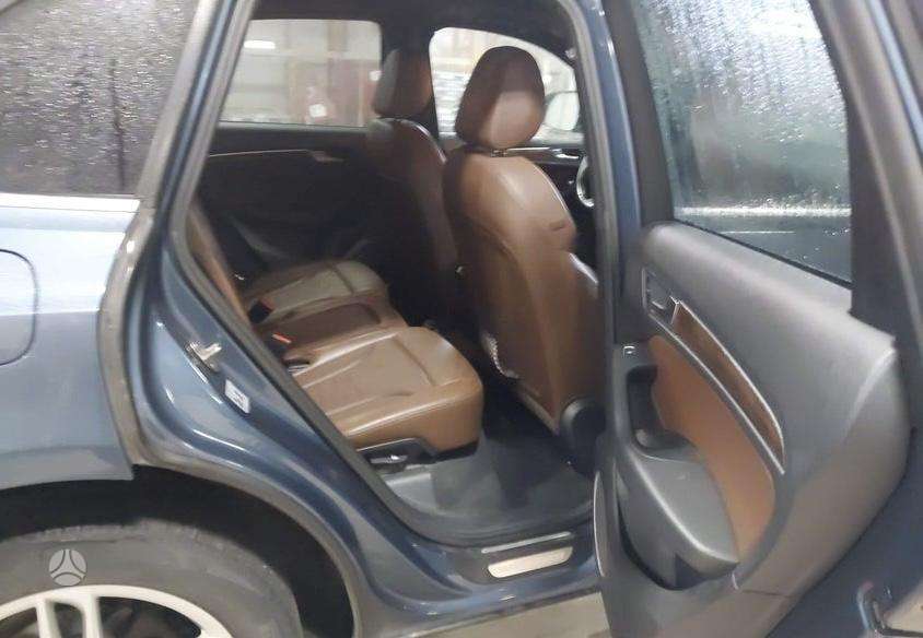 Audi Q5, 2.0 l., off-road / crossover