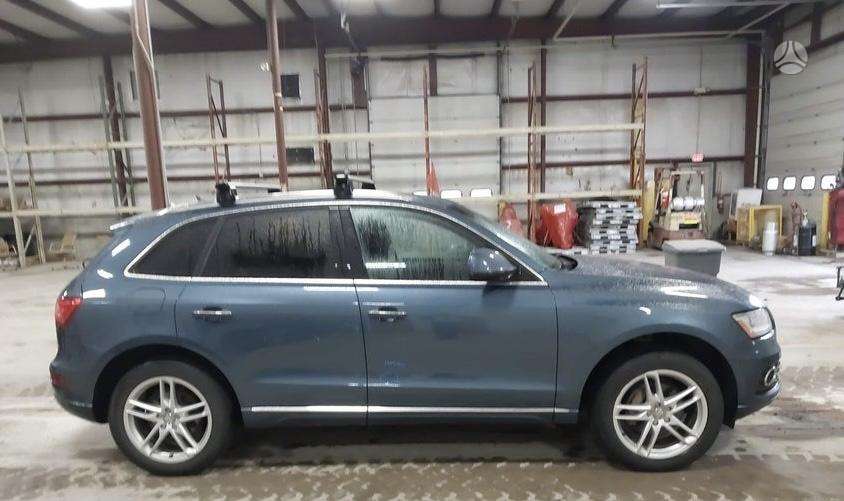 Audi Q5, 2.0 l., off-road / crossover