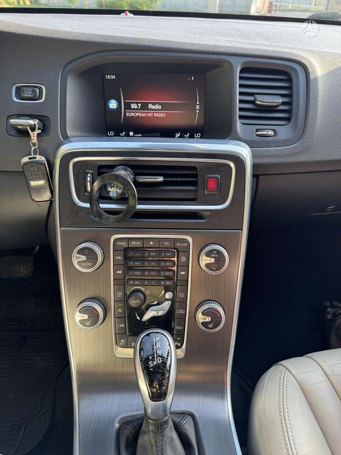 Volvo S60, 2.0 l., Седан