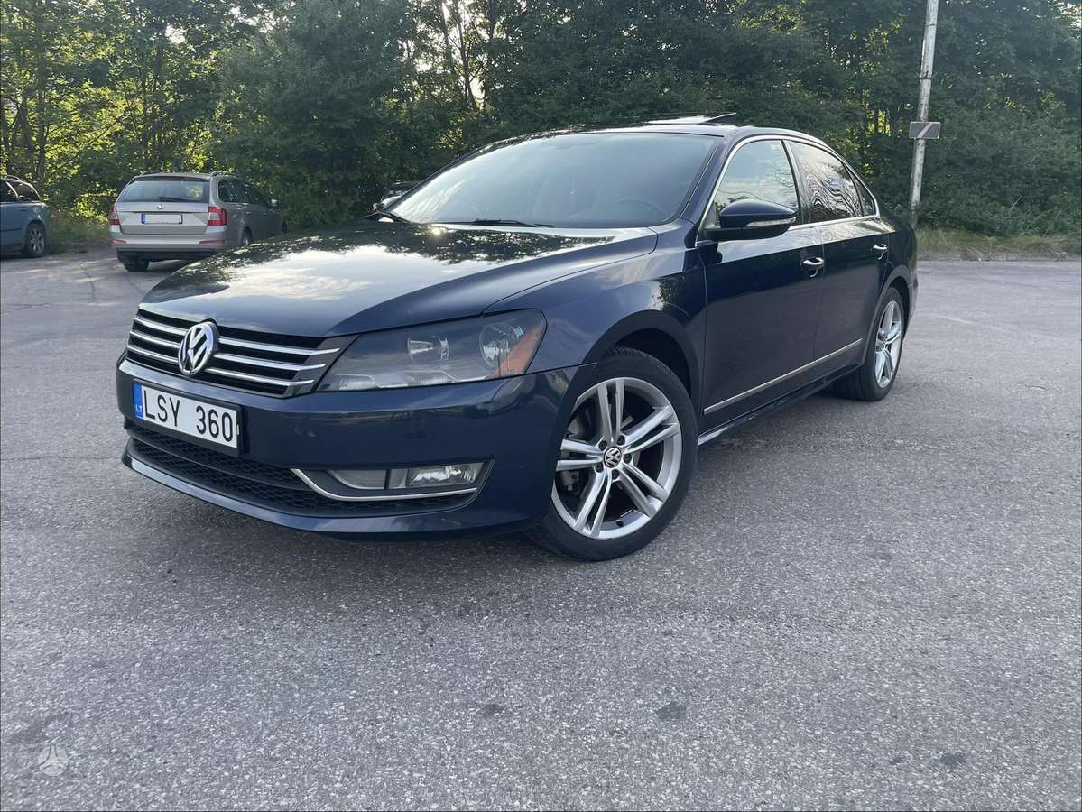 Volkswagen Passat - 1