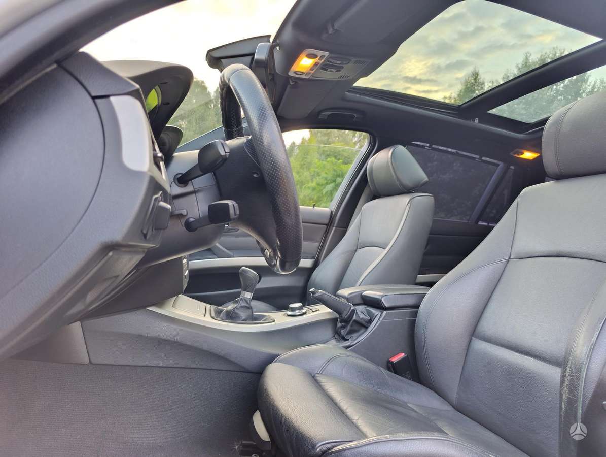 BMW 330, 3.0 l., wagon