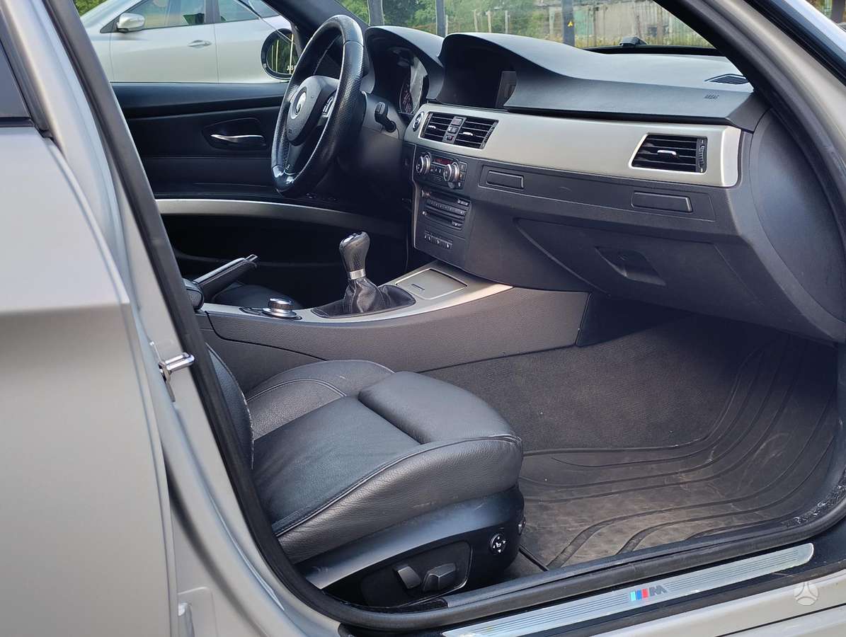 BMW 330, 3.0 l., wagon