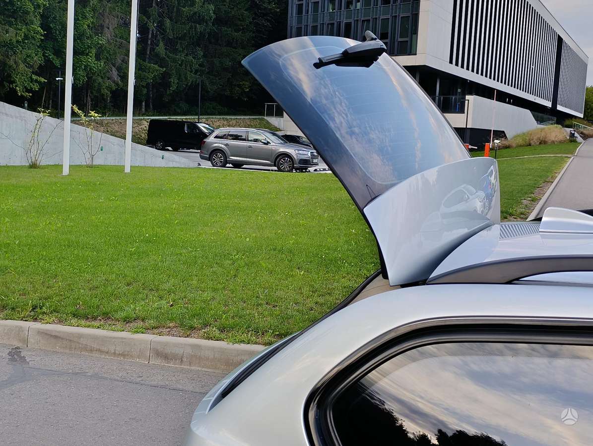 BMW 330, 3.0 l., wagon